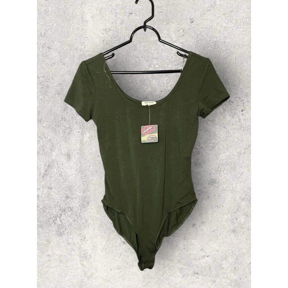 Hearts & Hips Women’s Medium Green Scoop Neck Stretch Bodysuit NEW - Picture 1 of 3